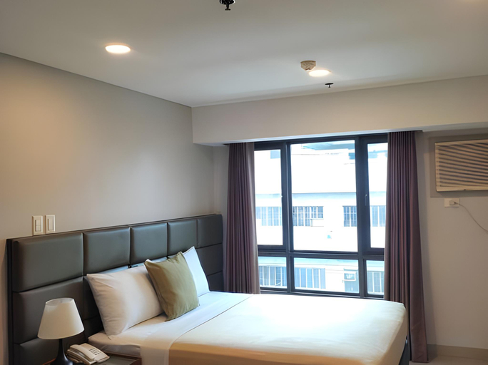 Bedroom, Milton Hotel Makati, Makati City