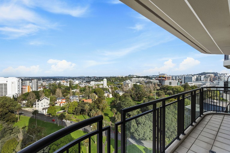 Terrace/patio 5, Modern 1BR Escape Central Auckland, Waitakere