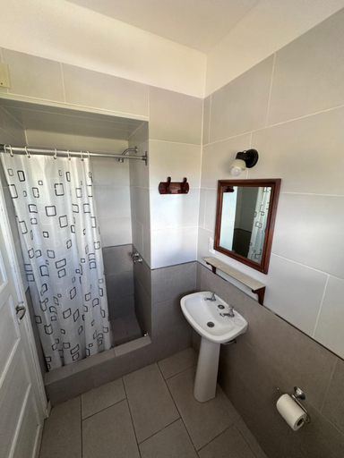 Bathroom 3, Hotel Saona, General Pueyrredón