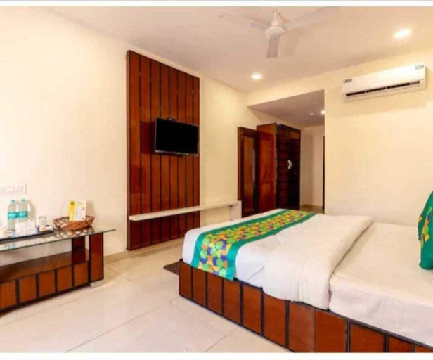 Room 2, Hotel Red Coral by Trinetra, Dehradun