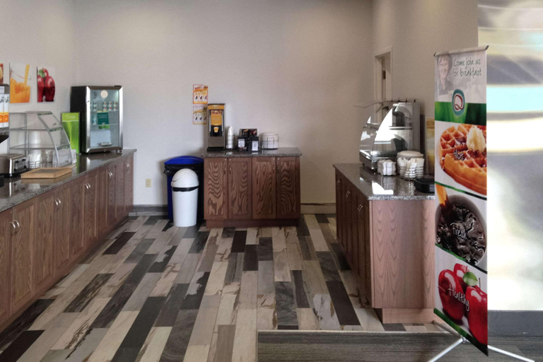 Food & Drinks 5, Quality Inn, Timiskaming