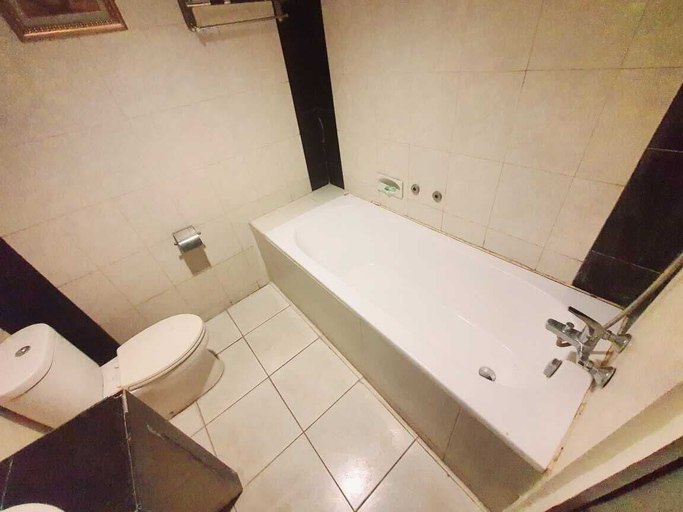 Bathroom 1, Hotel Yuta, Manado