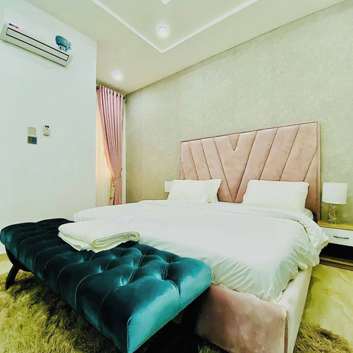 Room 3, Favour Shortlet Apartment, Ikeja