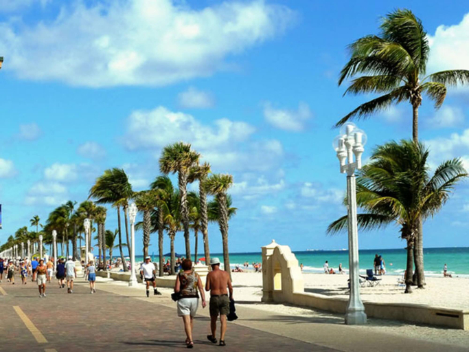 Beach 5, 2BR Condos at The Circ by Hosteeva, Broward