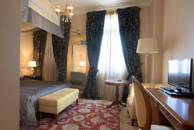 Bedroom 4, Grande Bretagne, Peloponnese