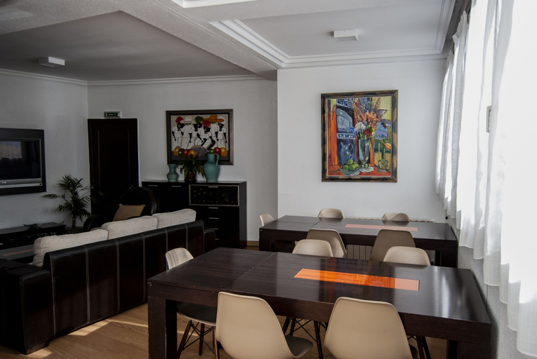 Others 4, Hotel Arrasate, Guipúzcoa