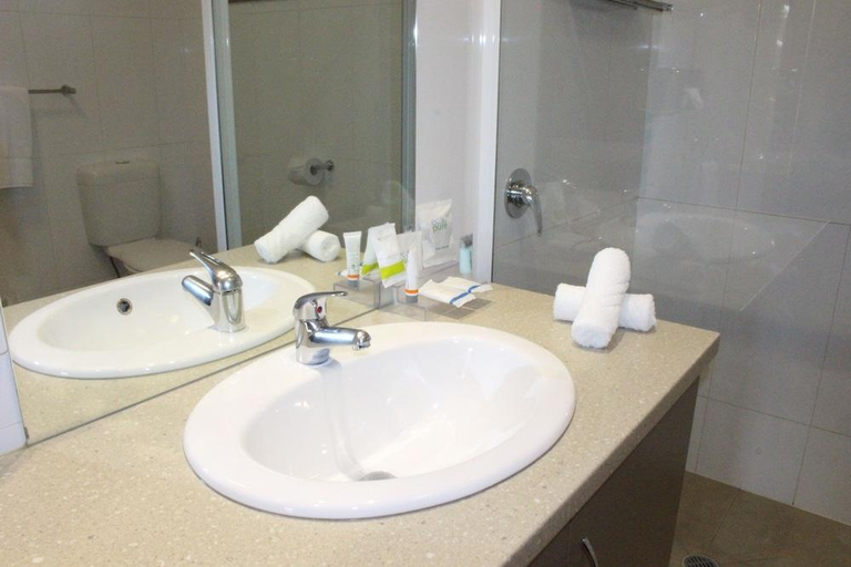 Bathroom 4, Julie-Anna, Bendigo, Gr. Bendigo - Central