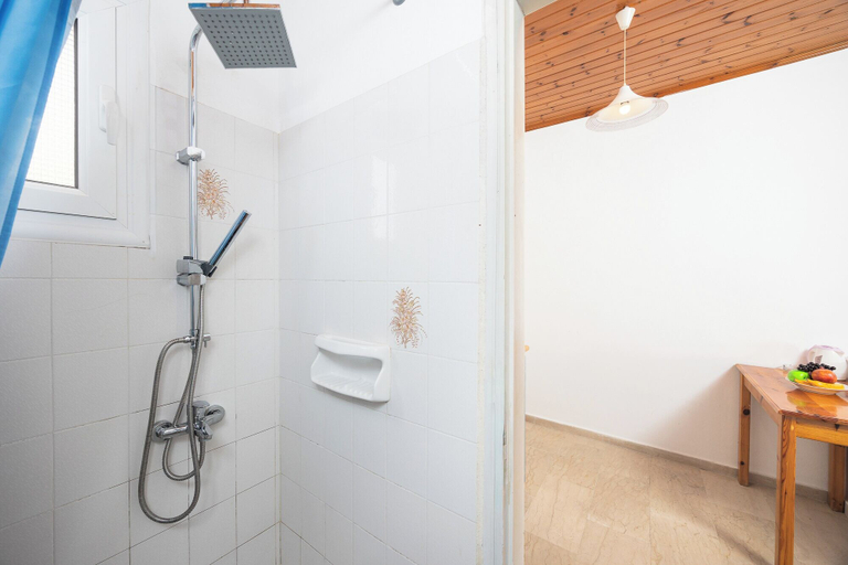 Bathroom 4, Kavos Panorama Complex, Ionian Islands