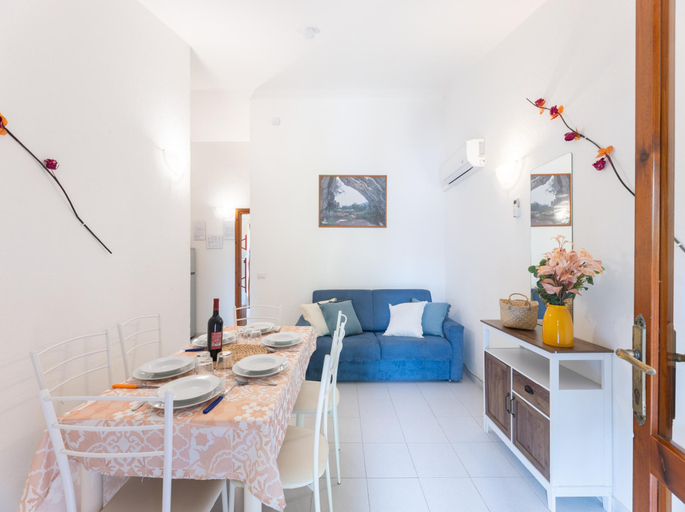 Others 4, Spacious house in San Teodoro, Nuoro