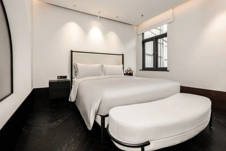 Room 2, No. 53 Chaoyang Street Hotel