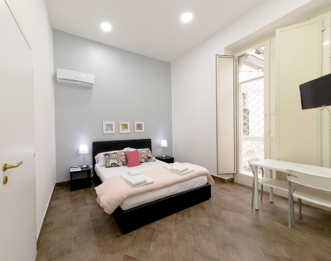 Bedroom 2, Boutique Toledo, Napoli