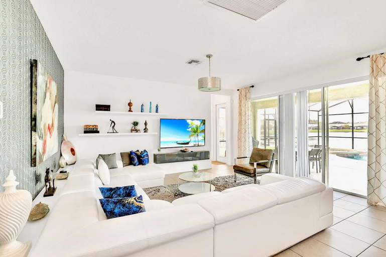 Interior 4, Upstay Lakefront Home w Pool, Game Room and BBQ, Osceola