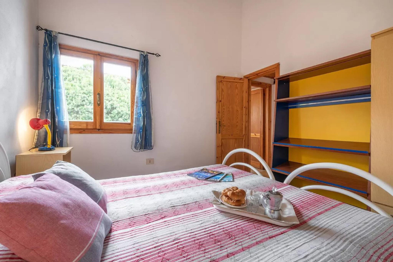 2, Relaxing apartment with outdoor dining, Olbia-Tempio