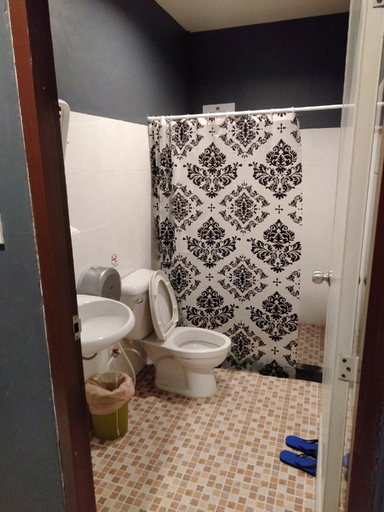 Bathroom 3, Bedcabin, Muang Chiang Rai