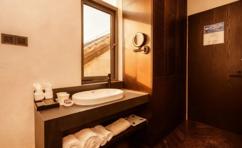 Bathroom 3, No. 53 Chaoyang Street Hotel