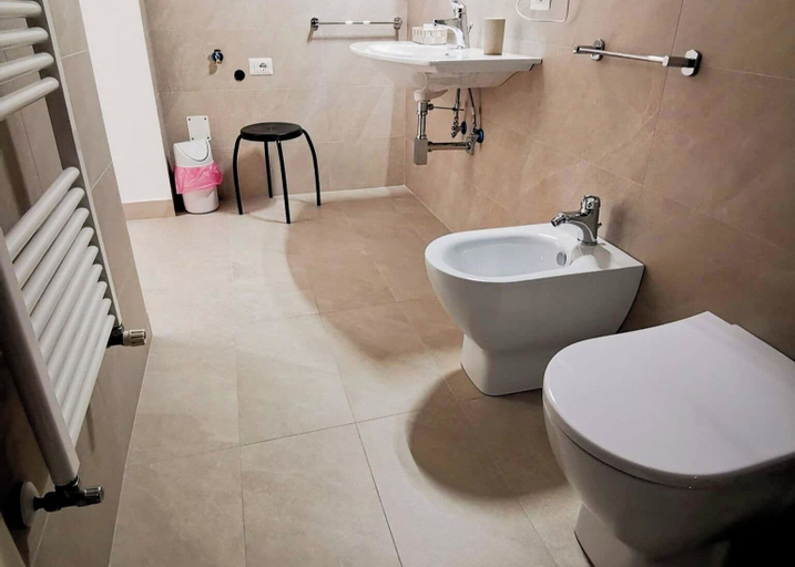 Bathroom 4, Dopica Suite LT di C. Marotta, Napoli