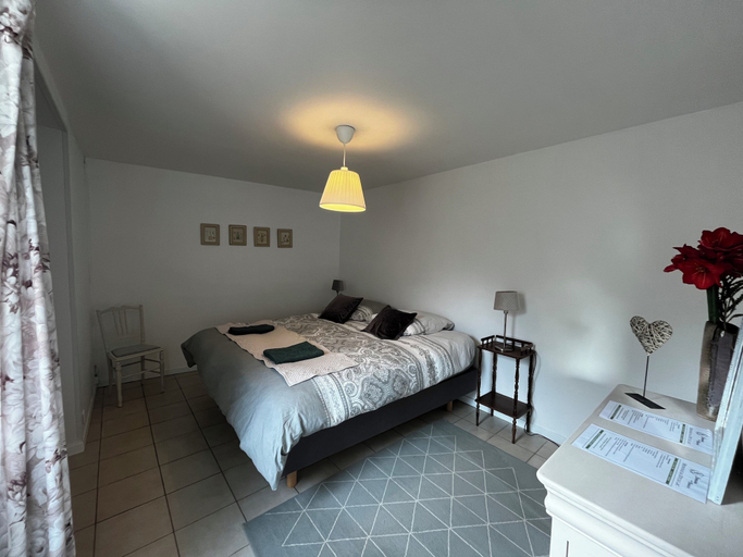 Bedroom 3, Domaine de la Briouse, Vienne