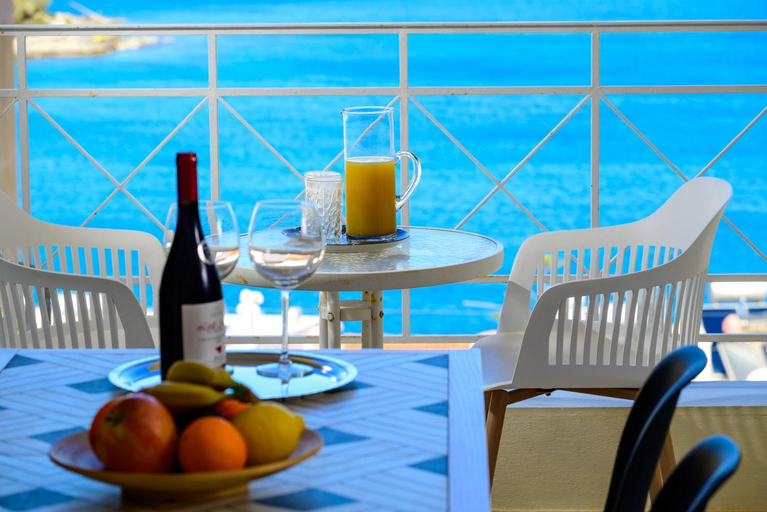 Food & Drinks, Bellevue Suites, Crete