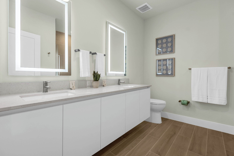 Interior 3, Upstay: Modern Family Townhome With Pool & Patio, Lake