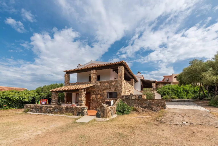 Exterior view 3, Beachside apartment for a relaxing holiday, Olbia-Tempio