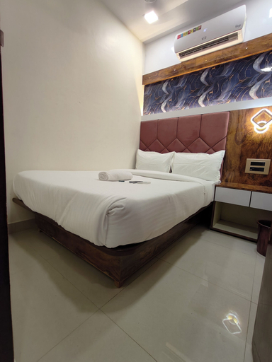 Room 4, HOTEL M R STAY, Mumbai Suburban