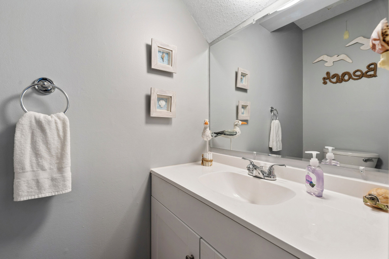 Bathroom 4, Gulf View, Baldwin