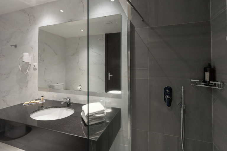 Bathroom 5, Premium Porto Maia, Maia