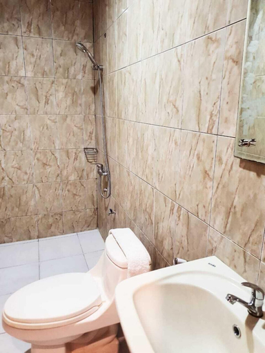 Bathroom 5, Hotel Yuta, Manado