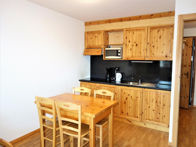 Facilities 5, Apartment near the village centre, Conthey