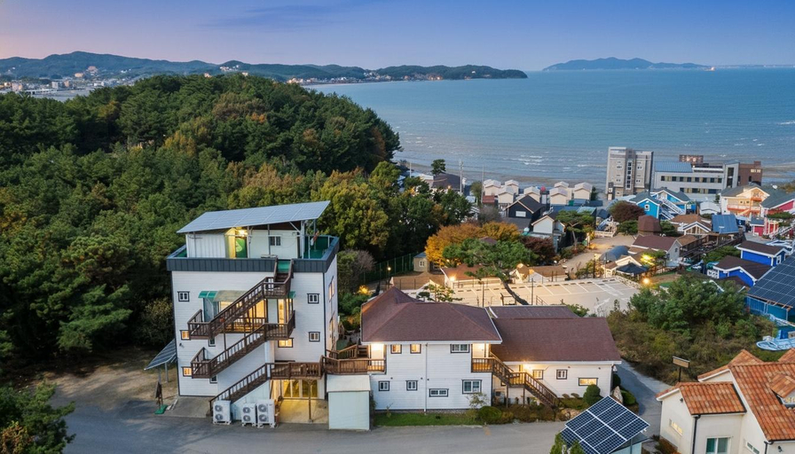 Others 5, seonjaedo secret spa pension, Hwaseong
