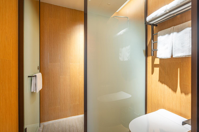 Bathroom 3, JI Hotel (Beijing West Railway Station), Beijing