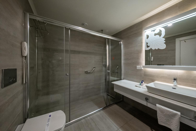Bathroom 5, Laguna Beach Alya Resort & Spa, Manavgat