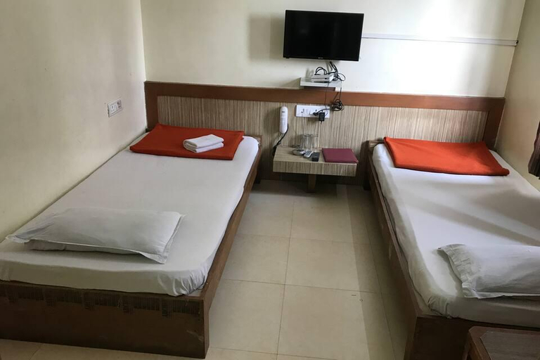 Bedroom 2, Hotel Rakshit International, Belgaum