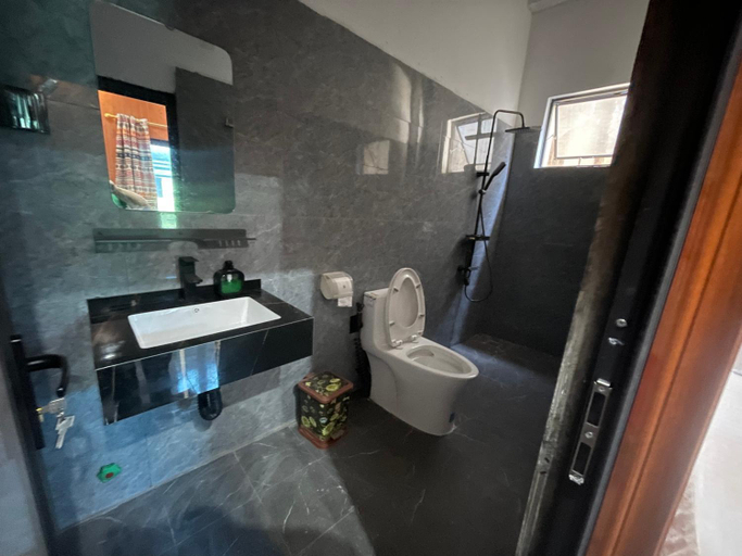 Bathroom, Minh Quang Homestay, Ba Bể