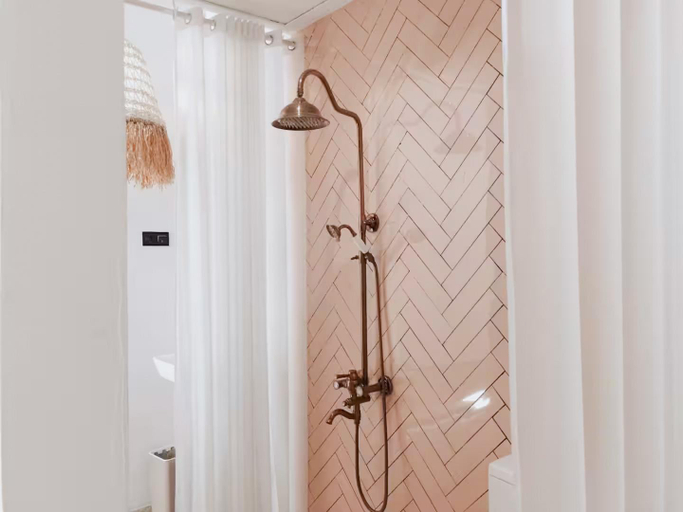 Bathroom 4, Guru Giri Forest Cabin Studio Villa (Include Breakfast), Bantul
