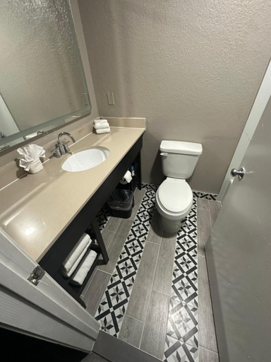 Bathroom 4, Studio 6 Houston, TX - Westchase, Houston