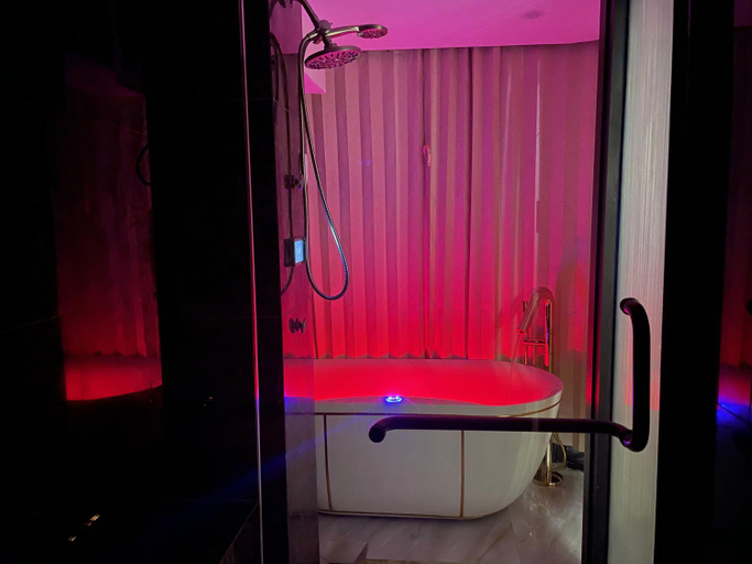 Bathroom 3, Vita Resort Golf Bastos, Mfoundi