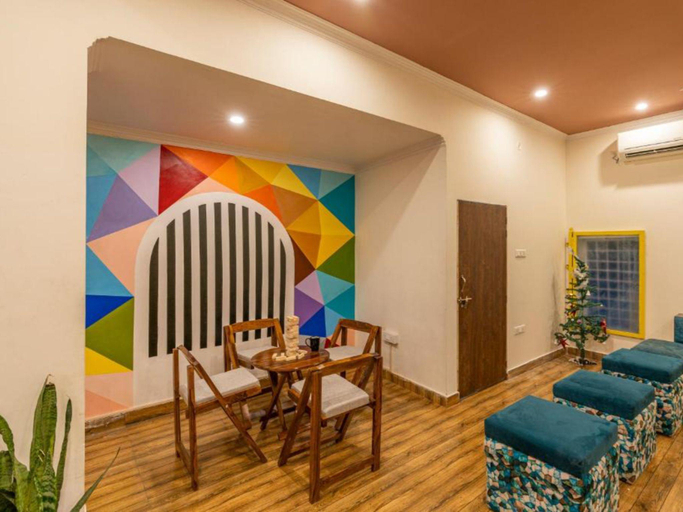 Public Area, The Hosteller Rishikesh, Upper Tapovan, Garhwal