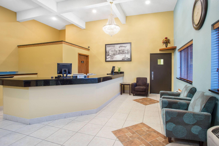 Public Area 3, Super 8 by Wyndham Normal Bloomington, McLean