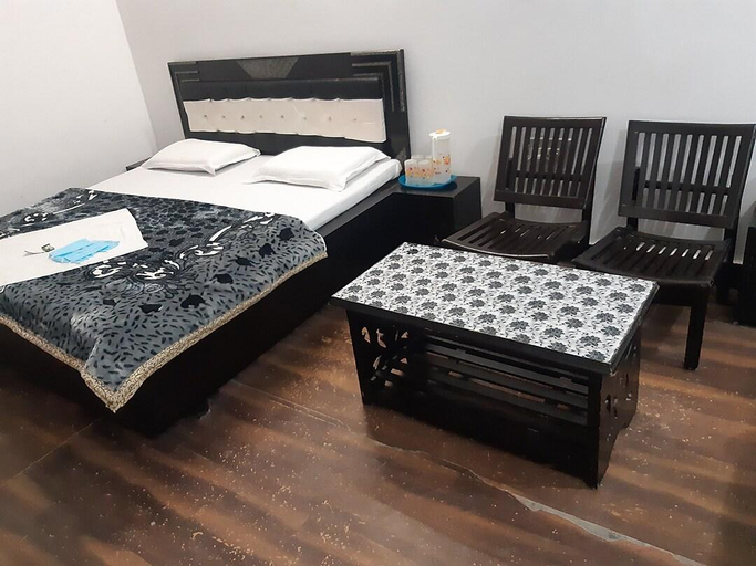 Bedroom 4, Hotel Madhu Palace, Reasi