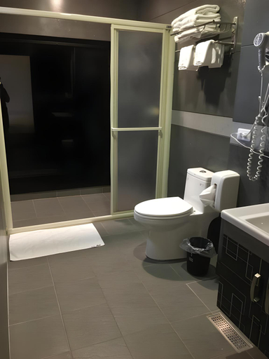 Bathroom 2, Ye-Bo Mei Hua Lu, Yilan