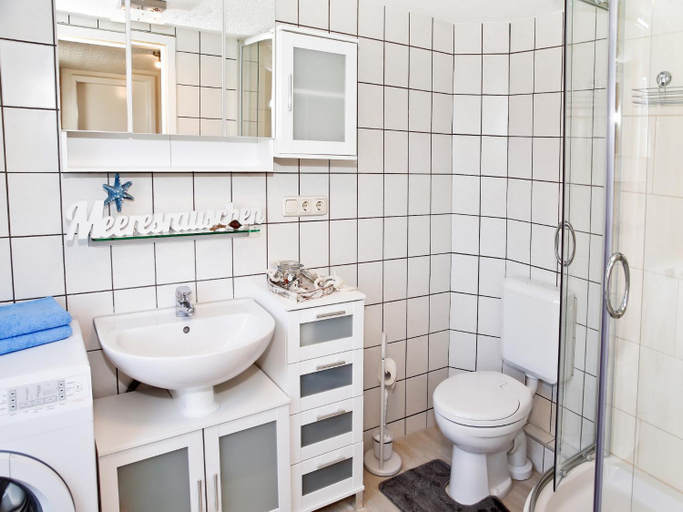 Bathroom 3, Stylish Stay in Kagsdorf, Rostock