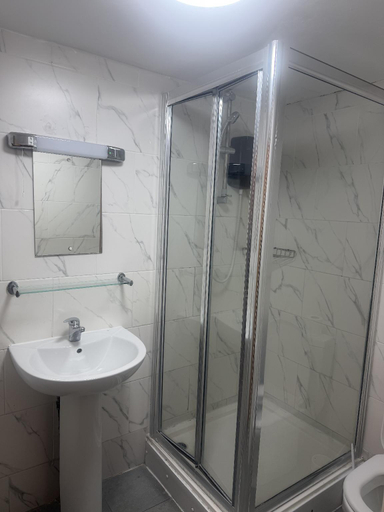 Bathroom 3, York Hotel, London