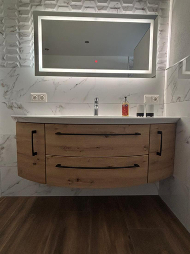 Bathroom 4, Charming Apartment in Goldegg, Austria - Mountain Views  Private Entrance, Sankt Johann im Pongau