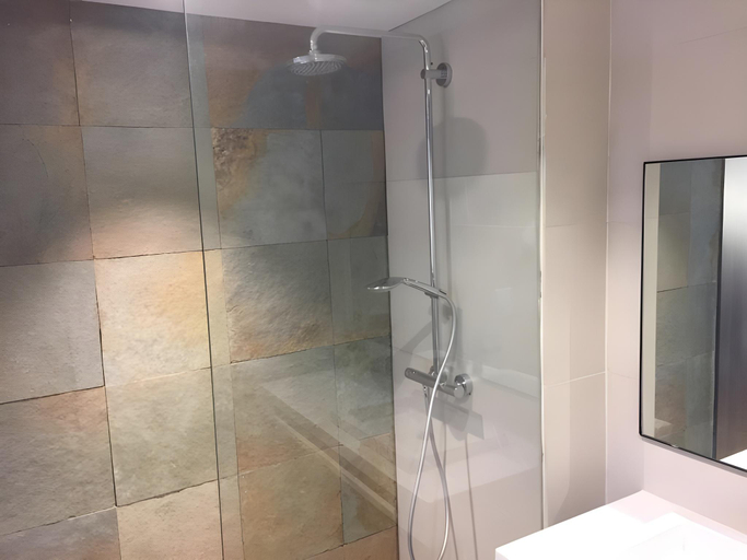 Bathroom 3, The President Hotel Cairo, Zamalik