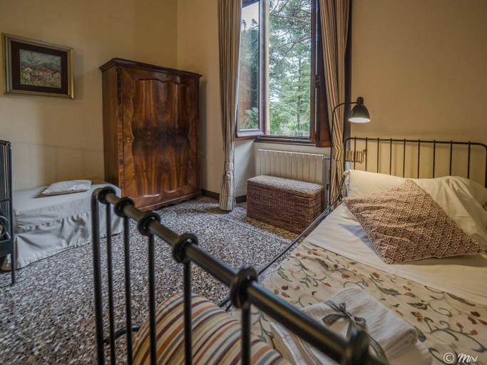 Bedroom 2, Villa Montale Apartment I Limoni, La Spezia