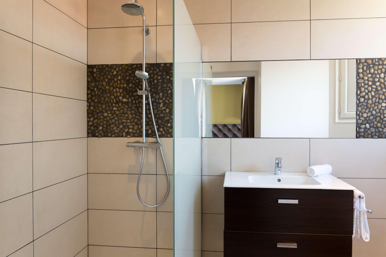 Bathroom 4, Hotel Le Puy-en-Velay Bristol, Haute-Loire