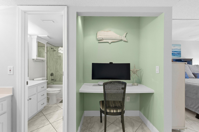 Room 3, Shorehom by the Sea 63, Volusia