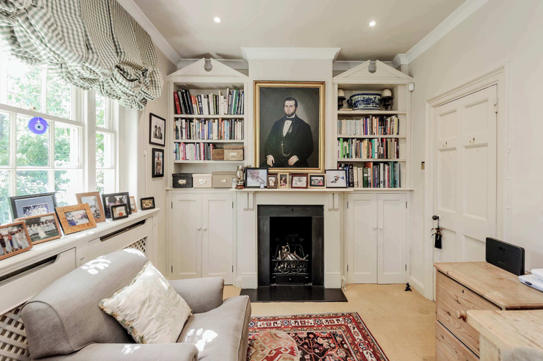 Interior 2, Beautiful Family Home With Garden & Pool - Wimbledon, London