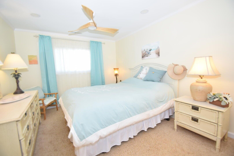 Room 2, Thunder Island 91b 2 Bedroom Condo, Worcester